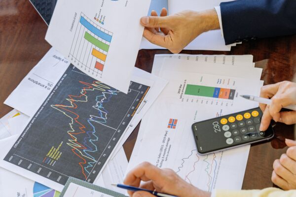 How CFOs Optimize the Business Model: Aligning the Whole Company Behind a Few Key Wins