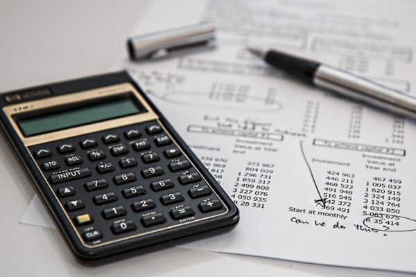 Standard Costing vs. Actual Costing: Which One Should a Small Manufacturer Use?